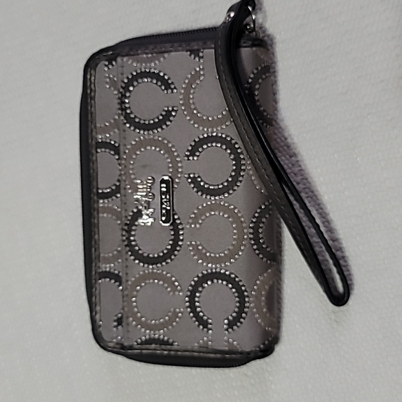 Coach Silver Gray OP Art Wristlet - Picture 1 of 6